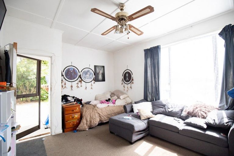 Photo of property in 18 Canal West Road, Waitakaruru, Thames, 3576