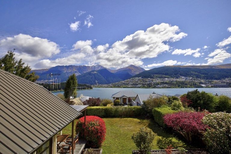 Photo of property in 8 Oregon Drive, Kelvin Heights, Queenstown, 9300