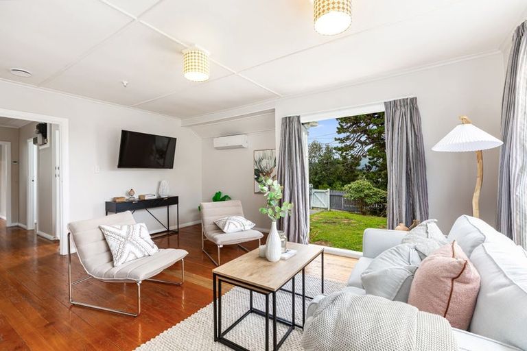 Photo of property in 11 King Crescent, Ranui, Porirua, 5024