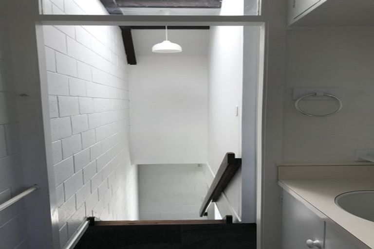 Photo of property in Paddington Apartments, 13/15 Mckinley Crescent, Brooklyn, Wellington, 6021