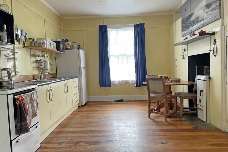 Photo of property in 8 Christian Street, Dannevirke, 4930