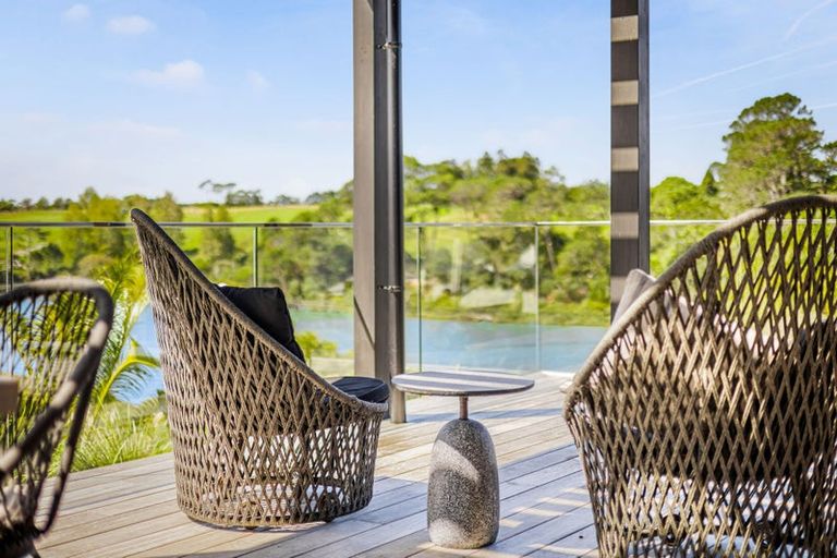 Photo of property in 10 York Terrace, Riverhead, 0820