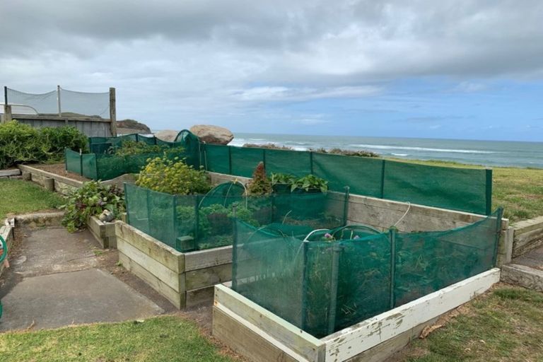 Photo of property in 4 Point Road, Mokau, 4376