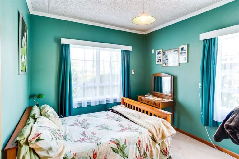 Photo of property in 6 Sealy Road, Bluff Hill, Napier, 4110