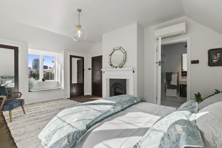 Photo of property in 323 The Terrace, Te Aro, Wellington, 6011