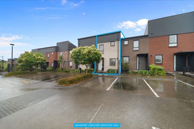 Photo of property in 14 Rara Lane, Manukau, Auckland, 2104