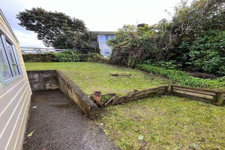 Photo of property in 10 Martin Grove, Normandale, Lower Hutt, 5010