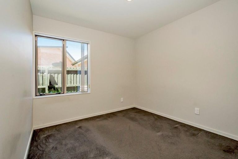 Photo of property in 14 Fulham Street, Islington, Christchurch, 8042