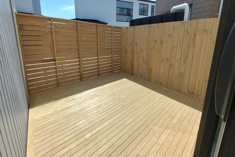 Photo of property in 20b Mackenzie Street, Te Atatu South, Auckland, 0610