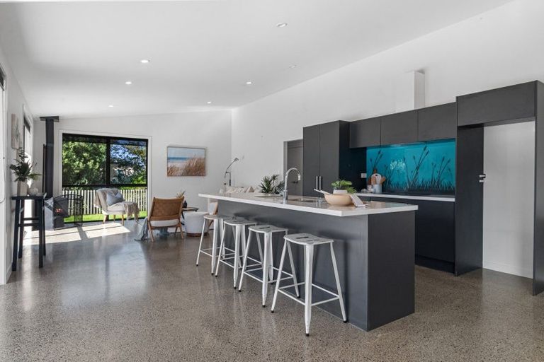 Photo of property in 26 Reel Road, Athenree, Waihi Beach, 3611