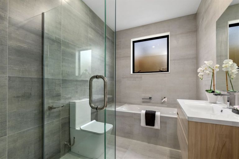 Photo of property in 3 Ropere Street, Kumeu, 0810