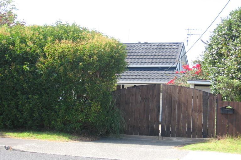 Photo of property in 24 Rangatira Road, Birkenhead, Auckland, 0626