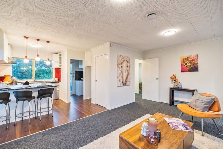 Photo of property in 302 Swanson Road, Henderson, Auckland, 0610