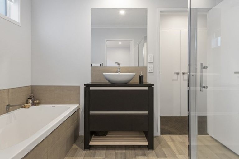 Photo of property in 11 Capstan Close, Pyes Pa, Tauranga, 3112