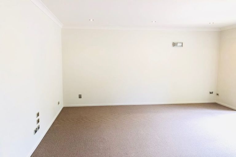 Photo of property in 219 Hill Road, The Gardens, Auckland, 2105