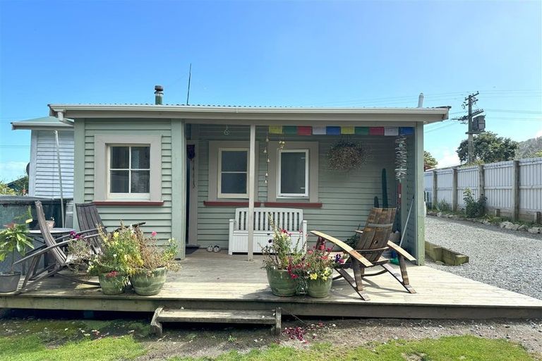 Photo of property in 7 Cargills Road, Barrytown, Runanga, 7873