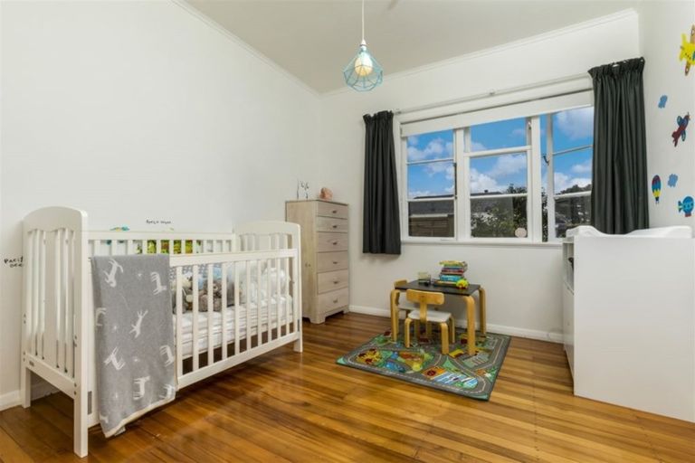 Photo of property in 1/36 Tudor Road, Henderson, Auckland, 0610