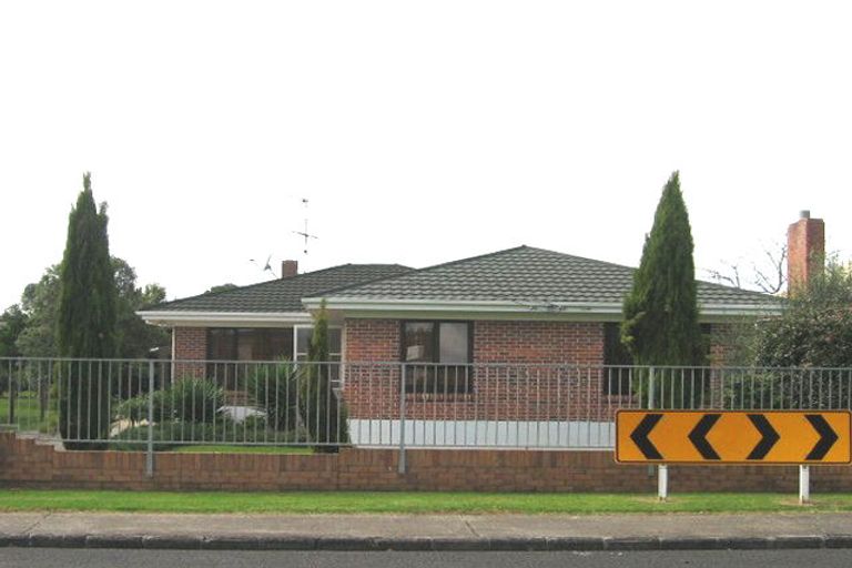 Photo of property in 9 Mccullough Avenue, Papatoetoe, Auckland, 2025