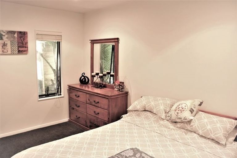 Photo of property in 1/7 The Avenue, Albany, Auckland, 0632