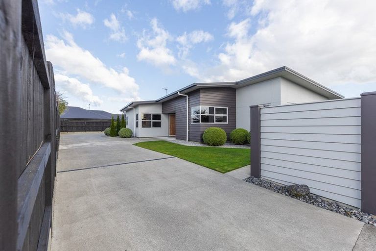 Photo of property in 62 Rosalie Terrace, Kelvin Grove, Palmerston North, 4414
