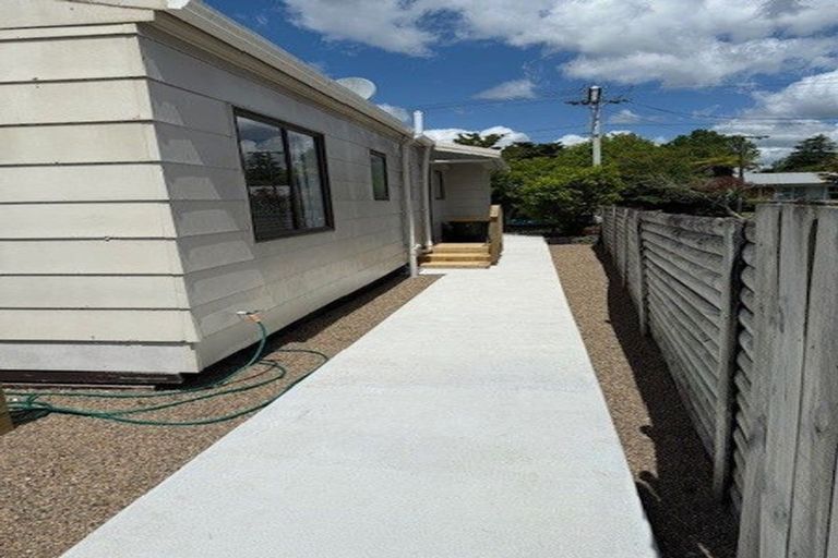 Photo of property in 21 Southsea Crescent, Silverdale, Hamilton, 3216