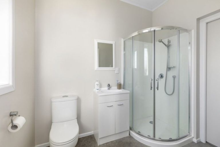 Photo of property in 33 Tawhai Street, Stokes Valley, Lower Hutt, 5019