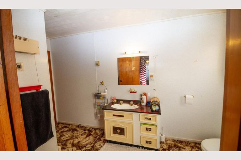 Photo of property in 8 Ameku Road, Raetihi, 4632