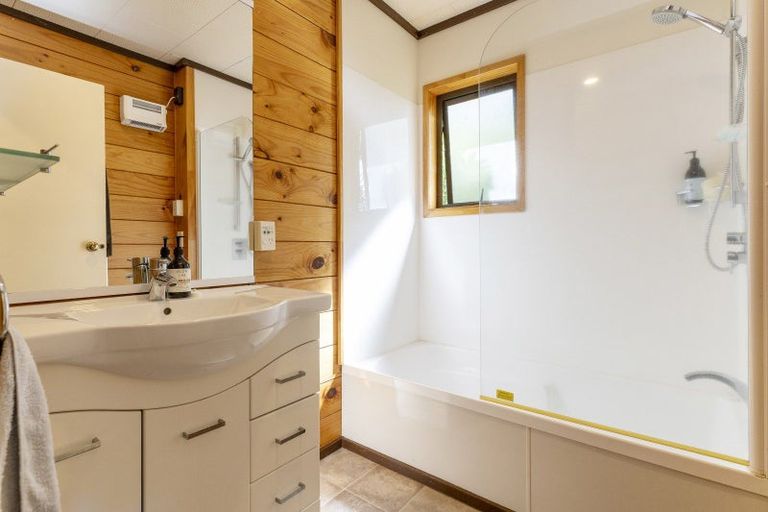 Photo of property in 2/5 Pikikotuku Place, Kuratau, Turangi, 3381