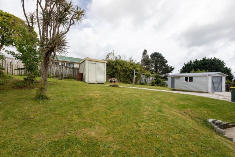 Photo of property in 42 Leicester Street, Cannons Creek, Porirua, 5024