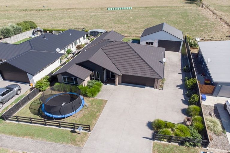 Photo of property in 64 Darlington Street, Ngatea, 3503