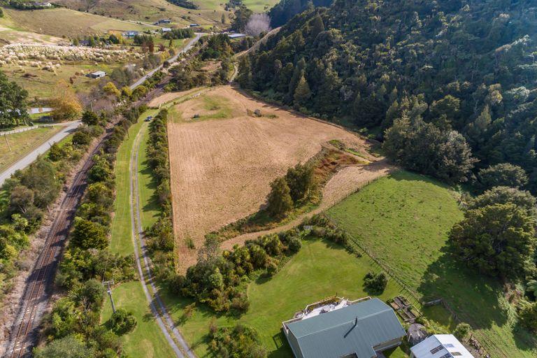 Photo of property in 233 Ahuroa Valley Road, Makarau, Warkworth, 0981