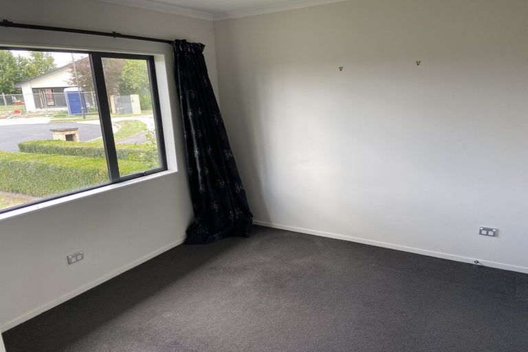 Photo of property in 16 Twin Willow Close, Cambridge, 3434