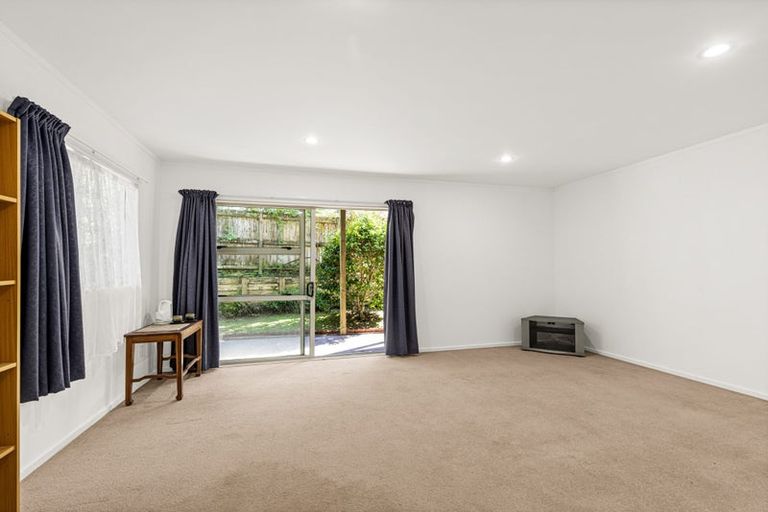 Photo of property in 1/1 Jeanette Place, Mairangi Bay, Auckland, 0630