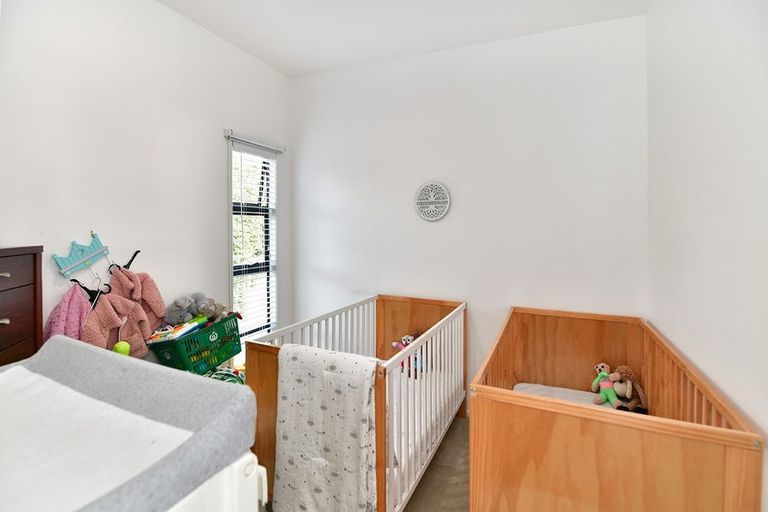 Photo of property in 2/1376 Whangaparaoa Road, Army Bay, Whangaparaoa, 0930