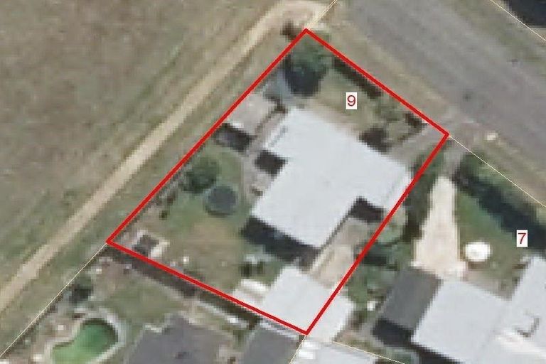 Photo of property in 9 Walker Crescent, Bulls, 4818