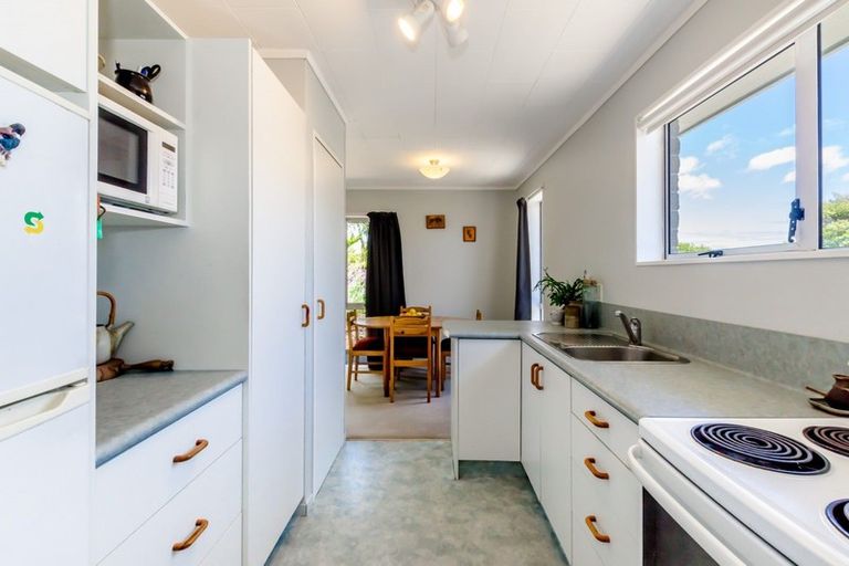 Photo of property in 11b Graham Grove, Waikanae, 5036