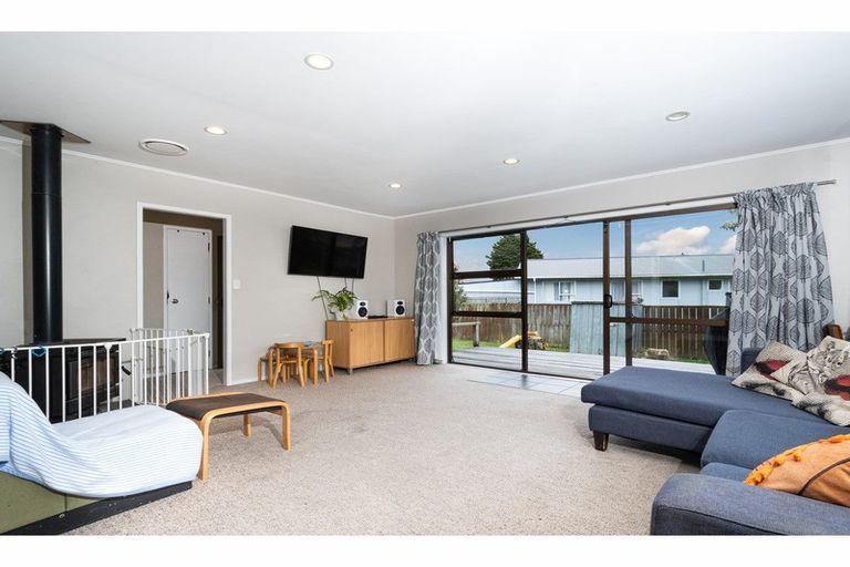 Photo of property in 99 Bruce Mclaren Road, Henderson, Auckland, 0612