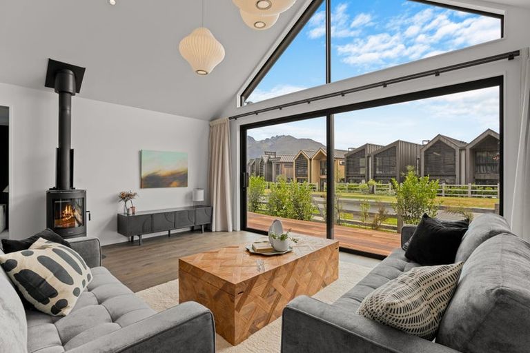 Photo of property in 10 Taurus Lane, Jacks Point, 9371