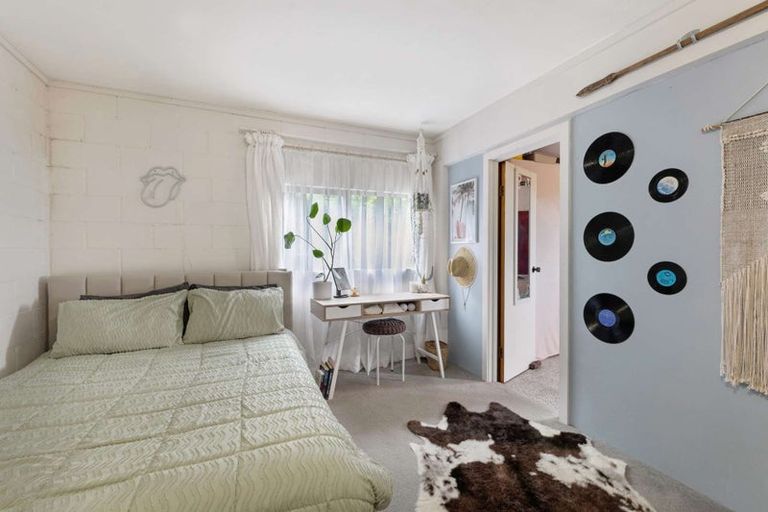 Photo of property in 6 Crownhill Street, Spotswood, New Plymouth, 4310