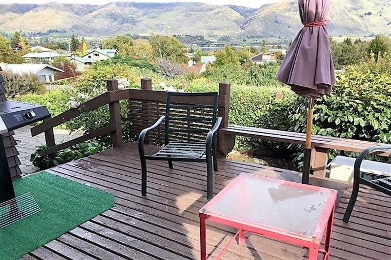 Photo of property in 38 Manuka Crescent, Wanaka, 9305