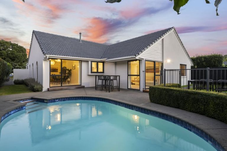 Photo of property in 56 Solway Avenue, Ilam, Christchurch, 8041