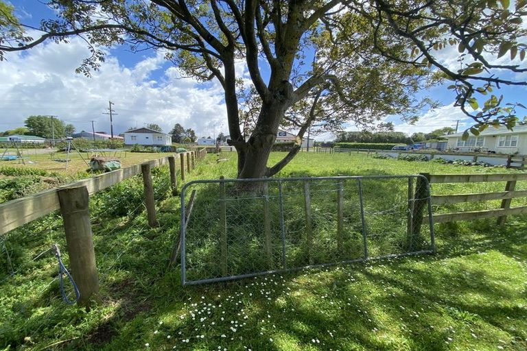 Photo of property in 27 Park Lane, Kaponga, Hawera, 4679