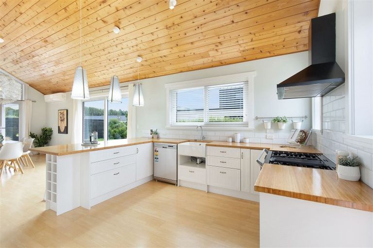 Photo of property in 12 Mapleham Drive, Pegasus, 7612