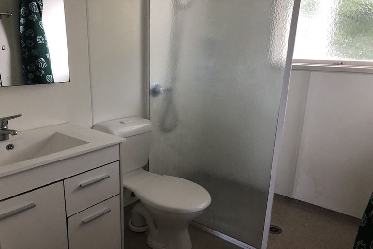 Photo of property in 2/2a Ascot Avenue, Narrow Neck, Auckland, 0624