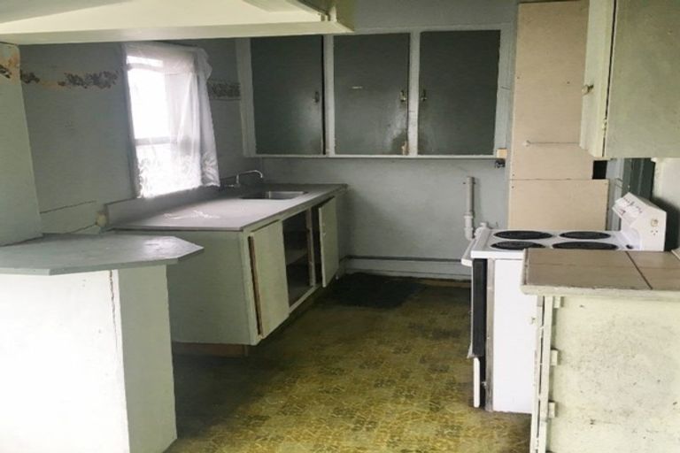 Photo of property in 33 Reid Road, South Dunedin, Dunedin, 9012