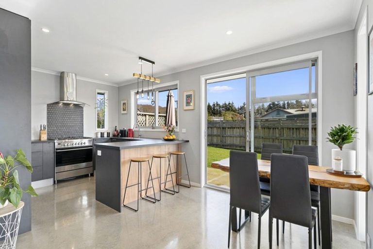 Photo of property in 9 Smith Street, Lepperton, New Plymouth, 4373