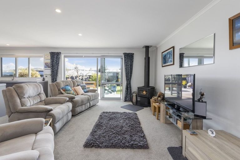 Photo of property in 4 Rogers Place, Kinloch, Taupo, 3377