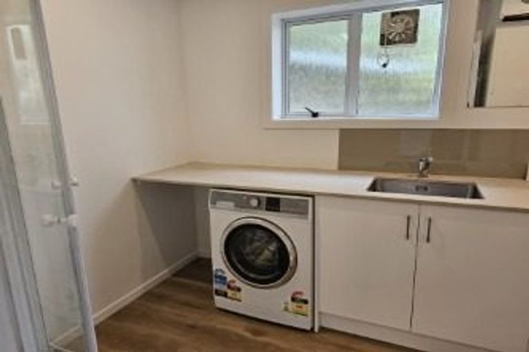 Photo of property in 54 Mana View Road, Paremata, Porirua, 5026