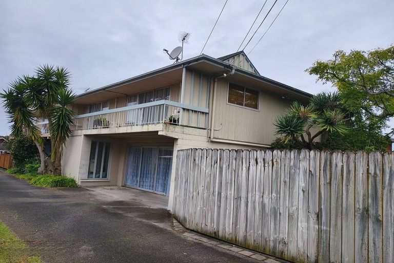 Photo of property in 1/27 Kerswill Place, Pakuranga, Auckland, 2010