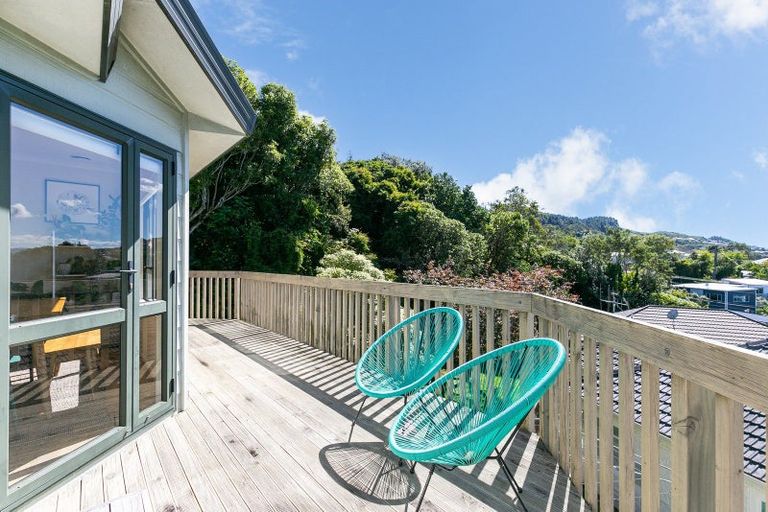 Photo of property in 4 Tui Terrace, Tawa, Wellington, 5028